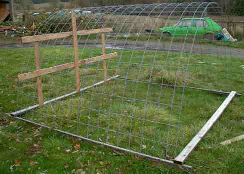 Hobby Chicken: Chicken coop roof construction